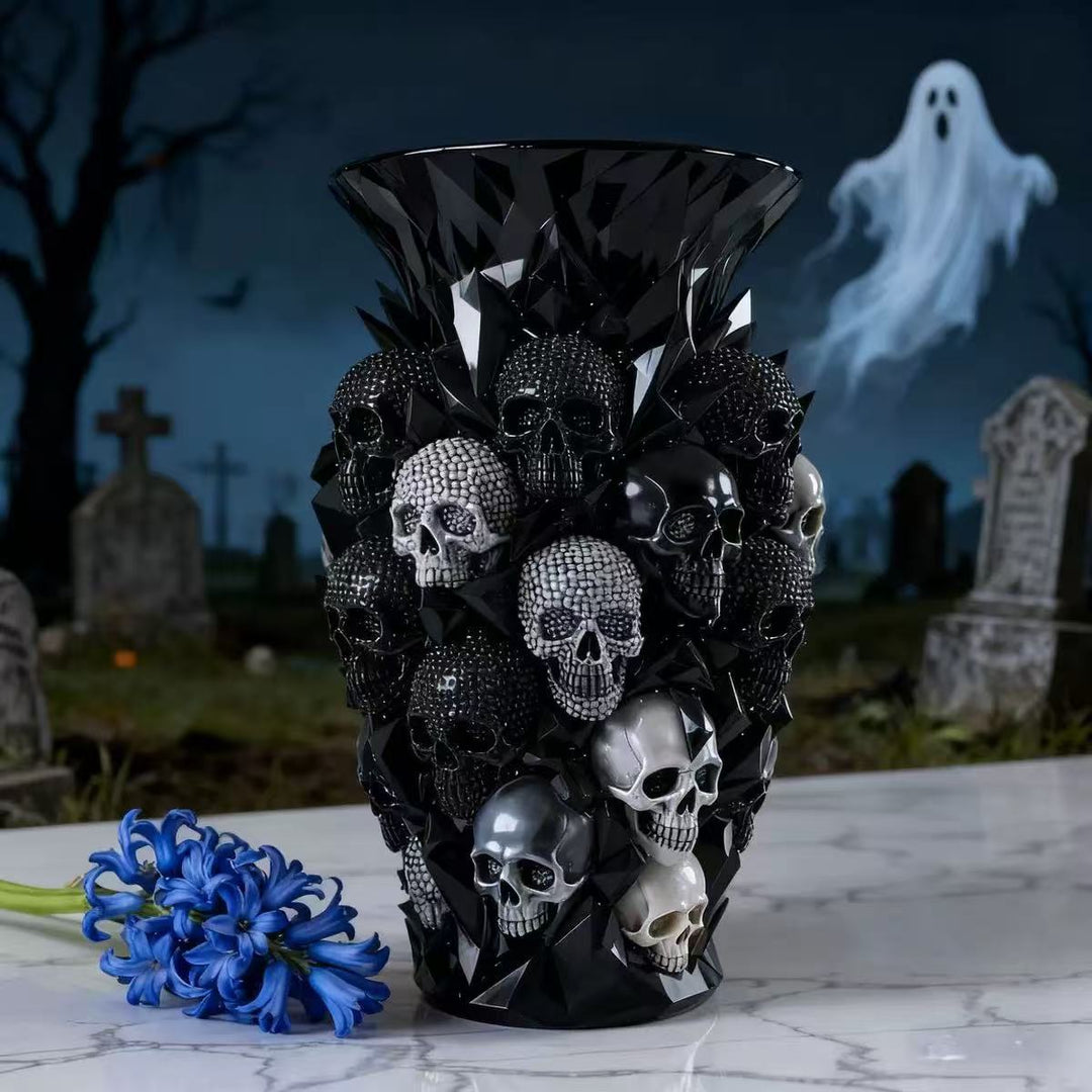 Vase en résine, en forme de crâne en diamant