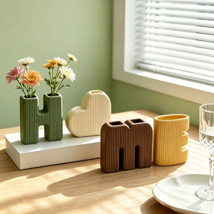 Best-selling "HOME" Letter Ceramic Vase Set