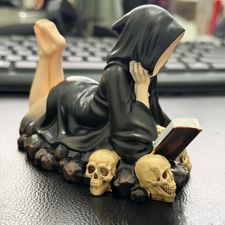 Dark-style hooded scholar statue ornament