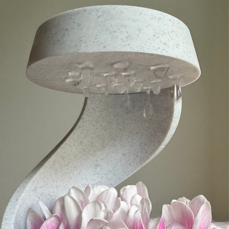 3D-Printed Rotating Rain-Effect Vase