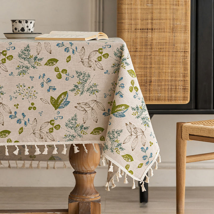 Fresh-style printed tablecloth with tassels