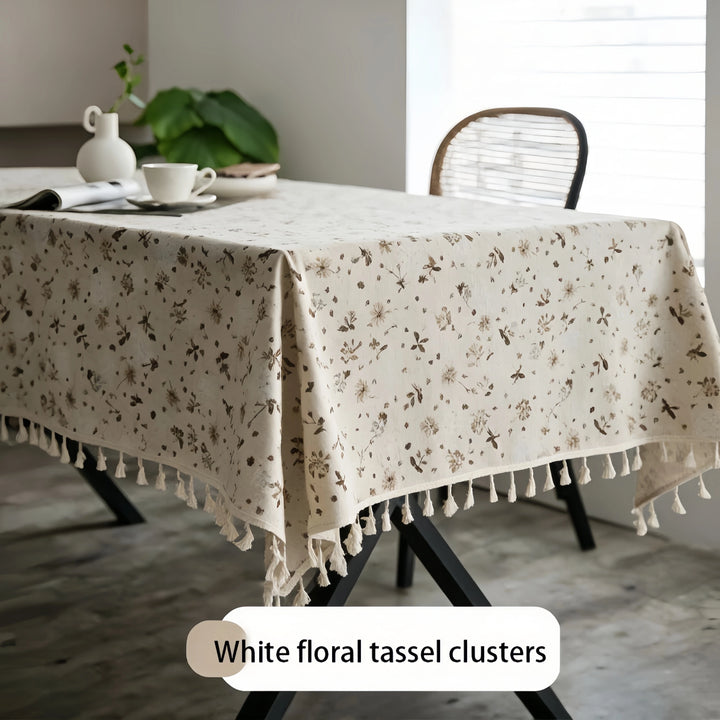 Fresh-style printed tablecloth with tassels