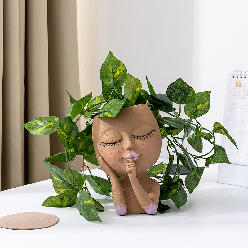 Face-Shaped Planter Decoration