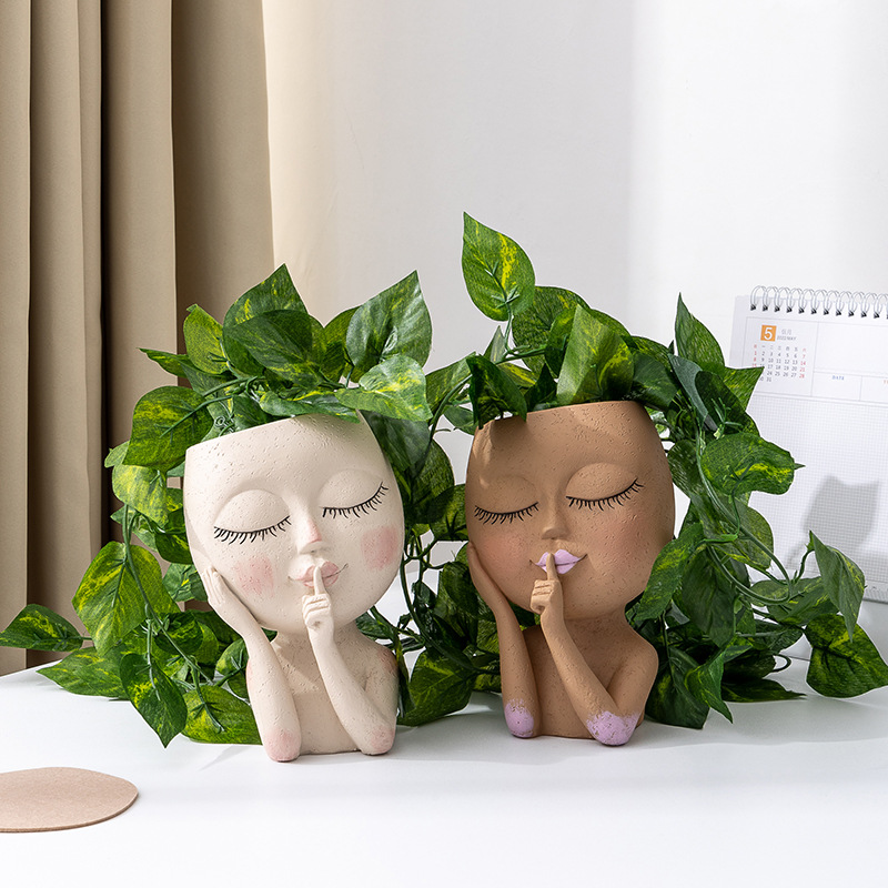 Face-Shaped Planter Decoration