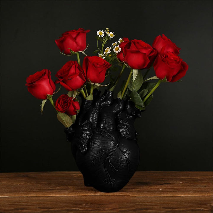 Viral, fun heart-shaped resin vase