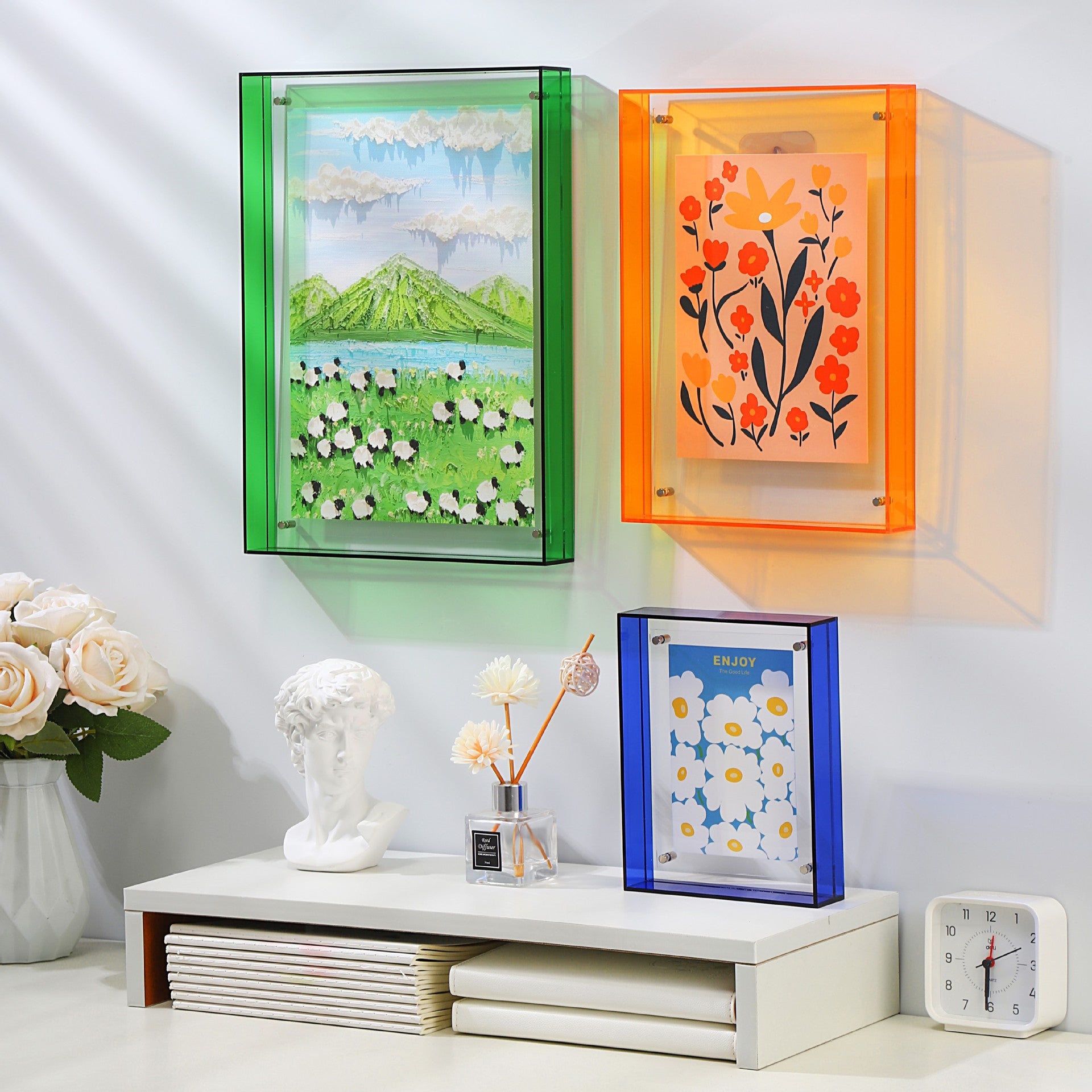 Light Luxury, High-End Transparent Wall-Mounted Display Frame