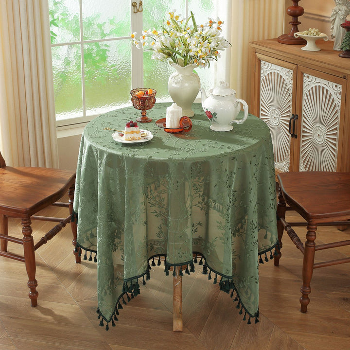 Fresh, pastoral-style American tablecloth