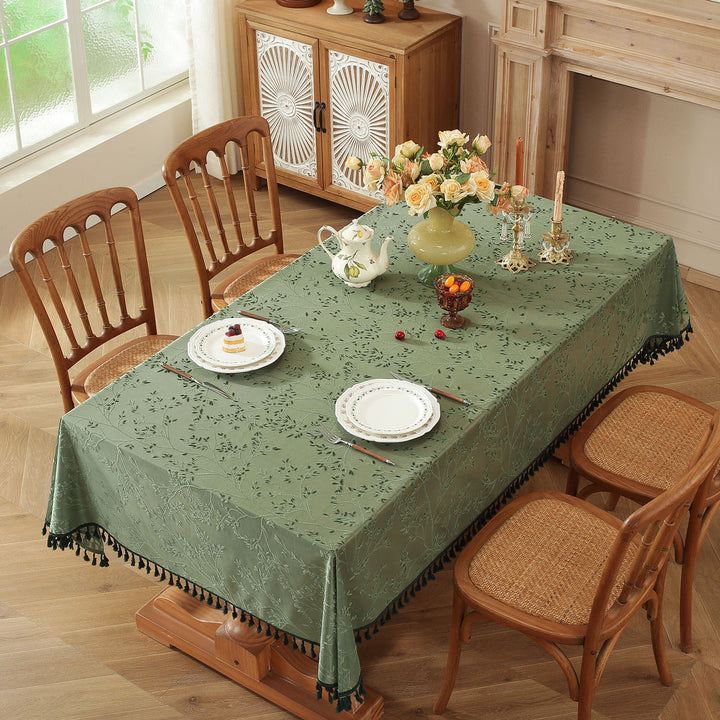 Fresh, pastoral-style American tablecloth