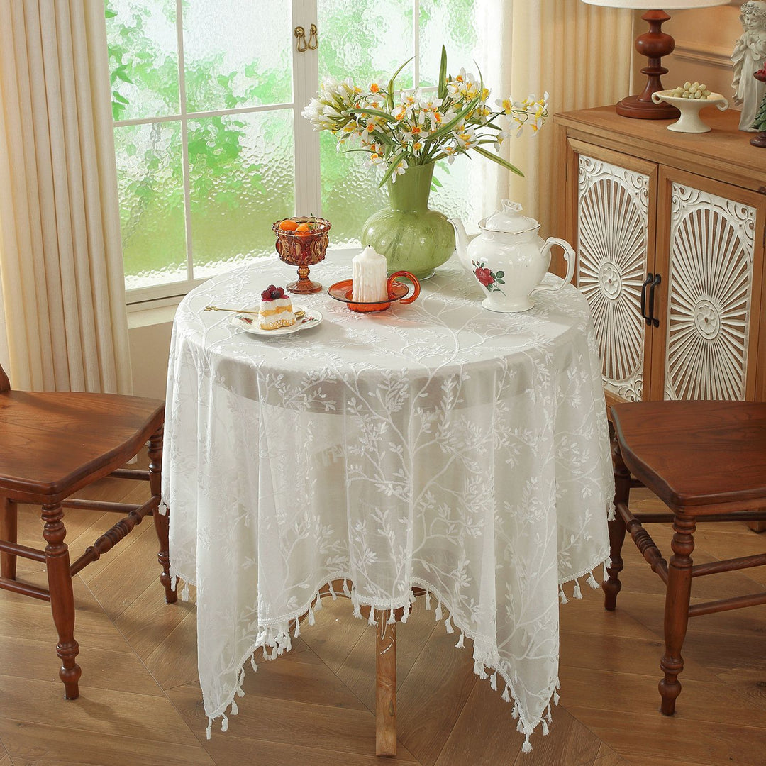 Fresh, pastoral-style American tablecloth