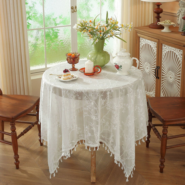Fresh, pastoral-style American tablecloth
