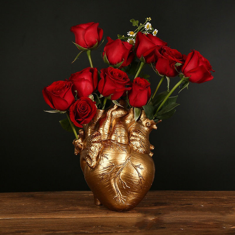 Viral, fun heart-shaped resin vase