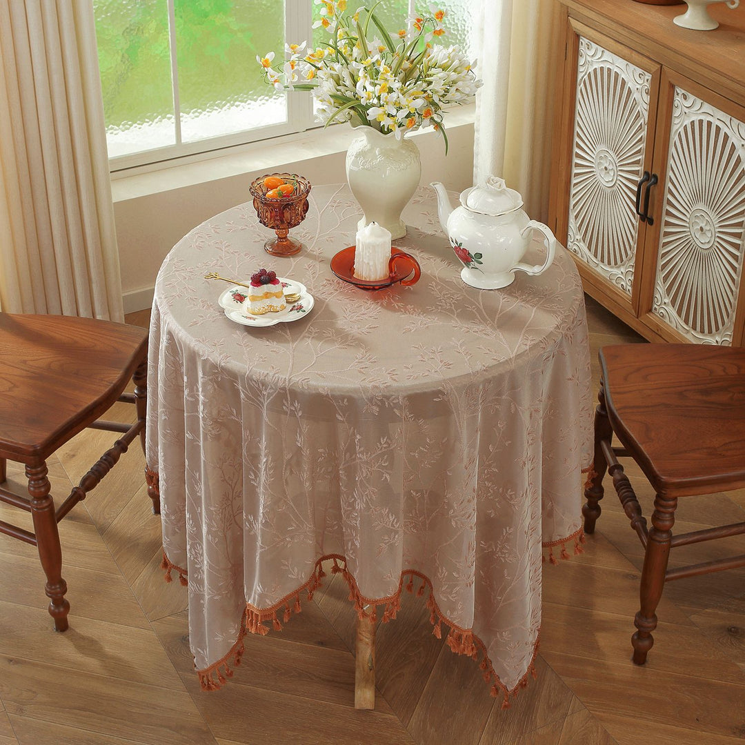 Fresh, pastoral-style American tablecloth