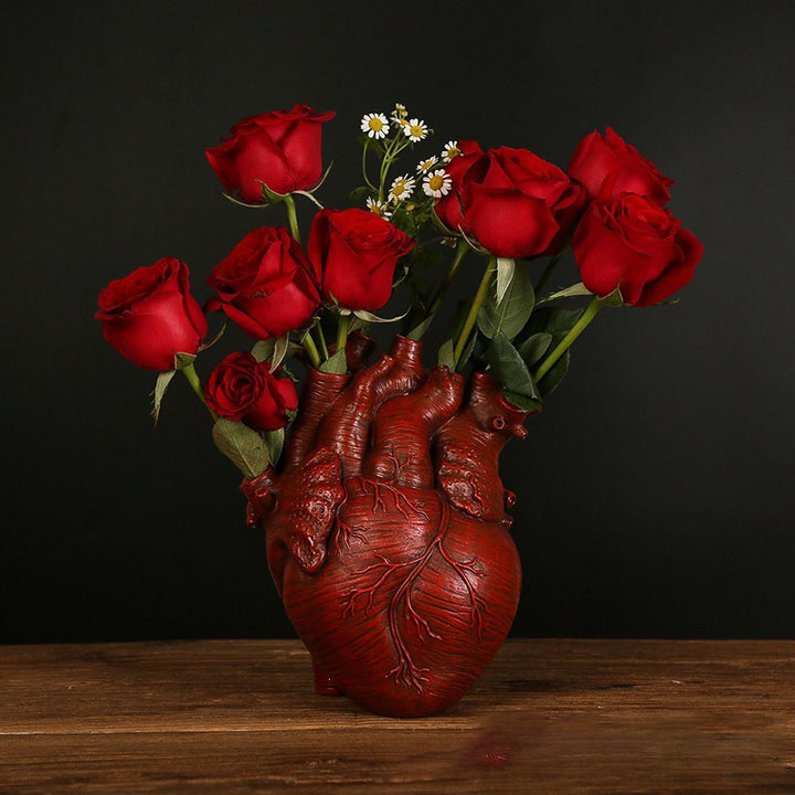 Viral, fun heart-shaped resin vase