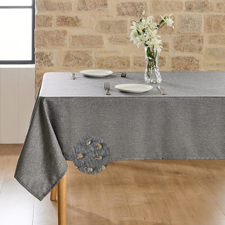 Solid-color tablecloth—wrinkle-resistant and durable