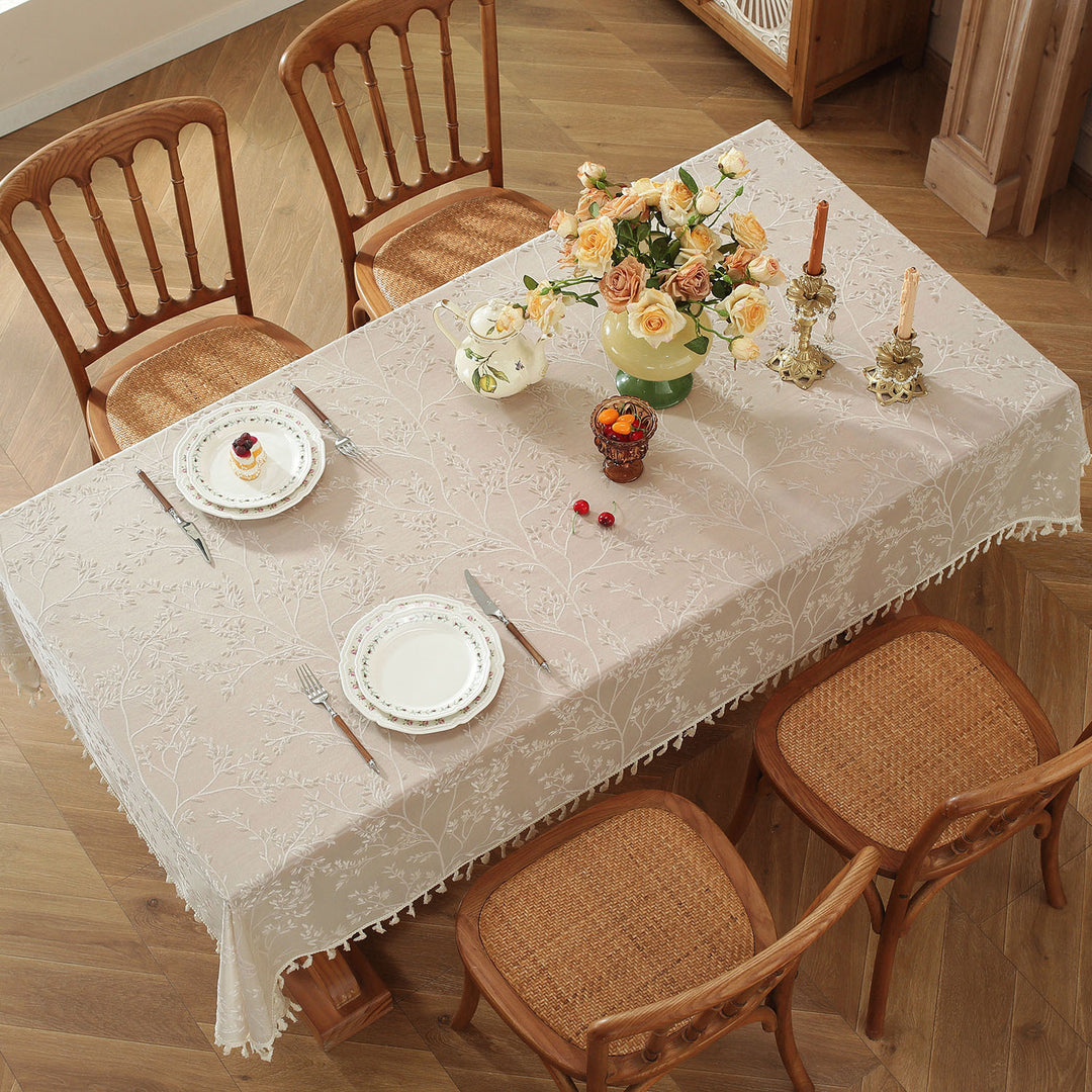 Fresh, pastoral-style American tablecloth