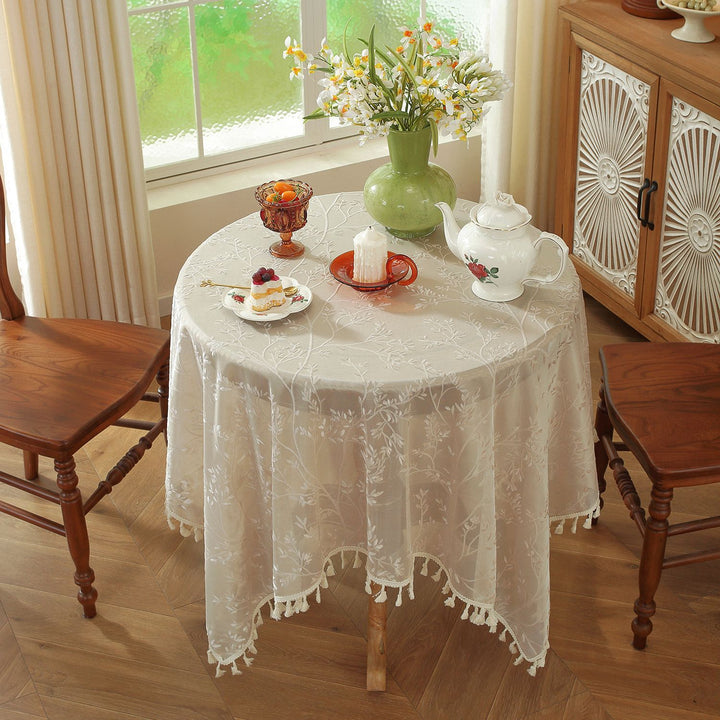Fresh, pastoral-style American tablecloth