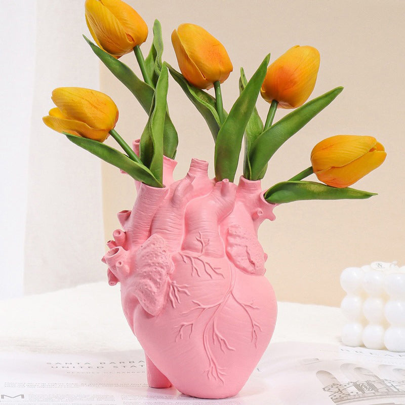 Viral, fun heart-shaped resin vase