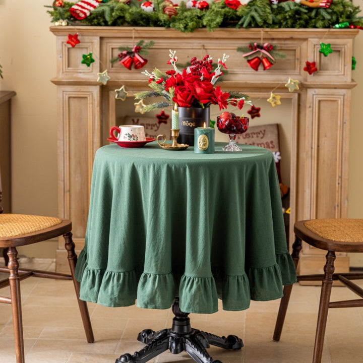 Round coffee table cloth in an affordable luxury style