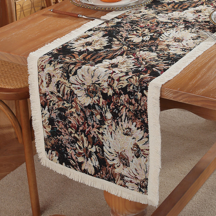 American Vintage-Style Jacquard Table Runner and Placemats