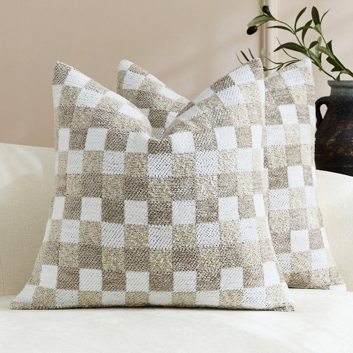 Checkered pattern throw pillow/cushion