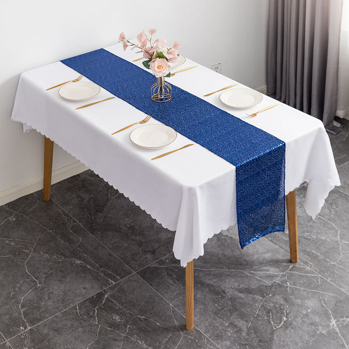 Star-sequin table runner, suitable for banquet and party decorations.