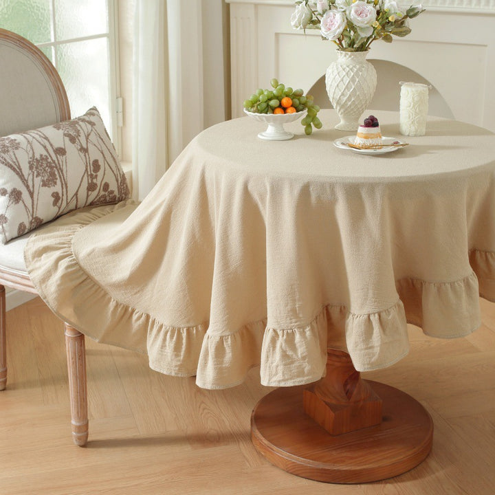 Round coffee table cloth in an affordable luxury style