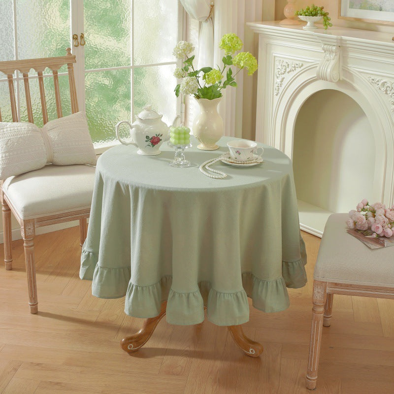 Round coffee table cloth in an affordable luxury style