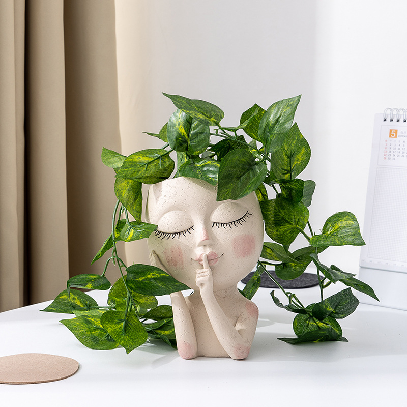 Face-Shaped Planter Decoration
